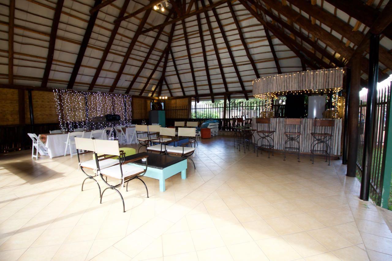 Flatdog Lodge Victoria Falls Exterior photo