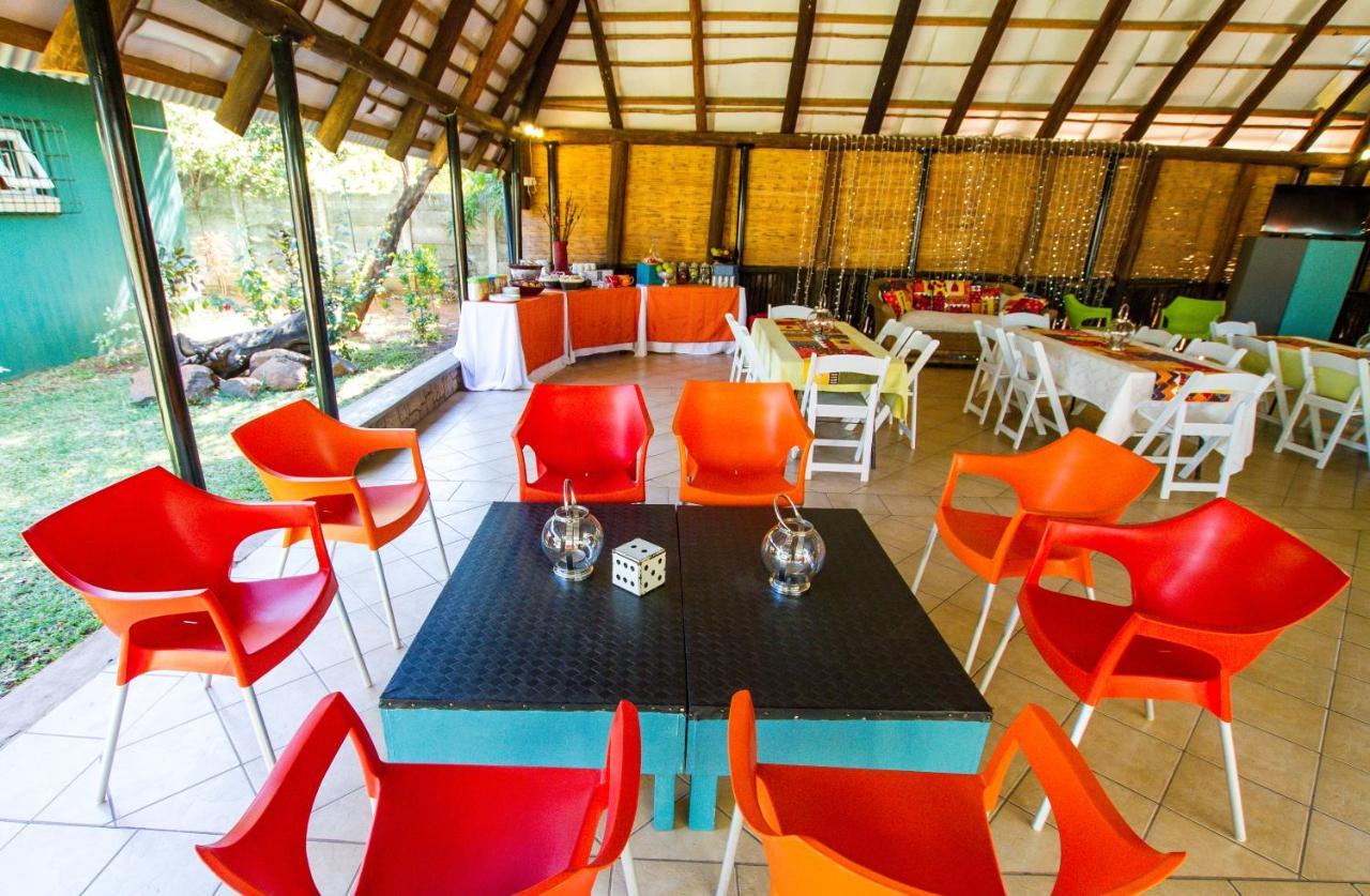 Flatdog Lodge Victoria Falls Exterior photo