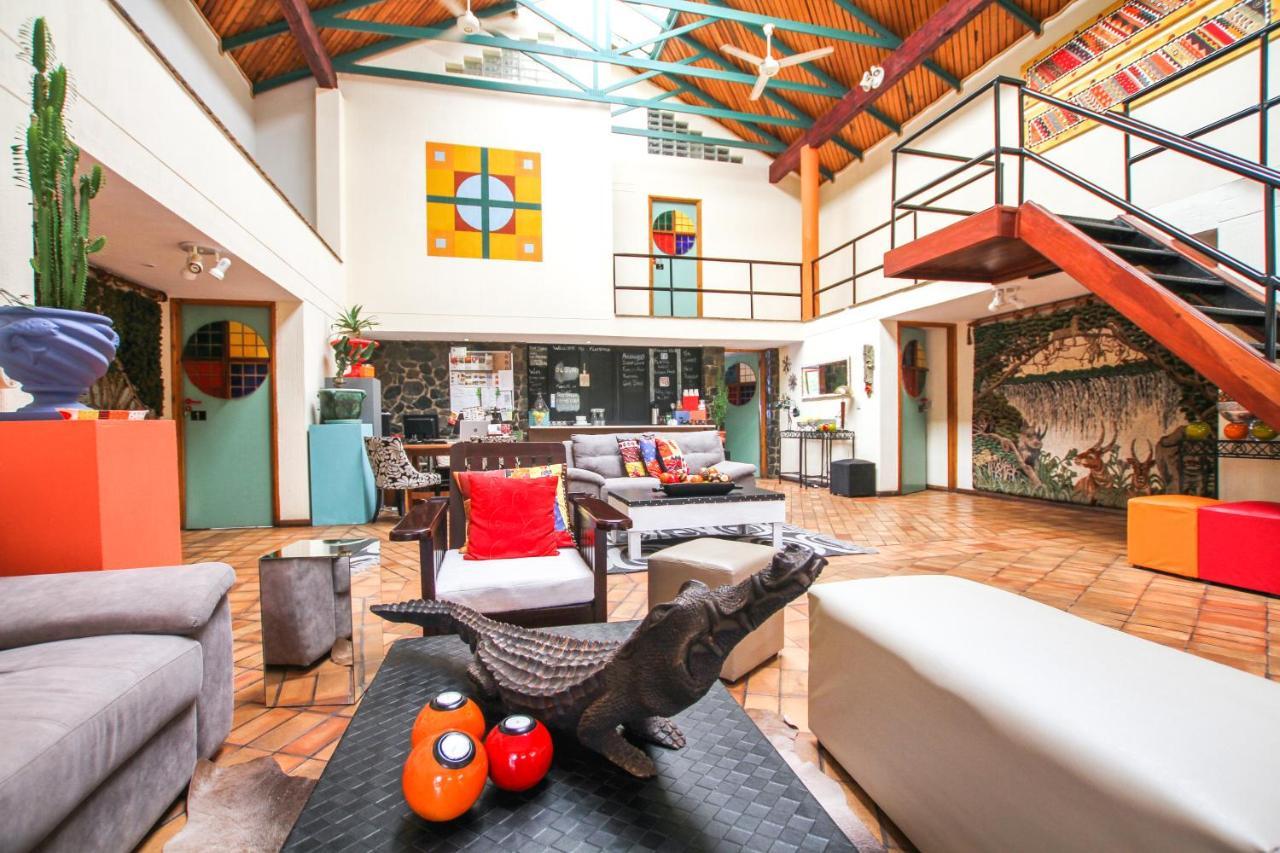 Flatdog Lodge Victoria Falls Exterior photo